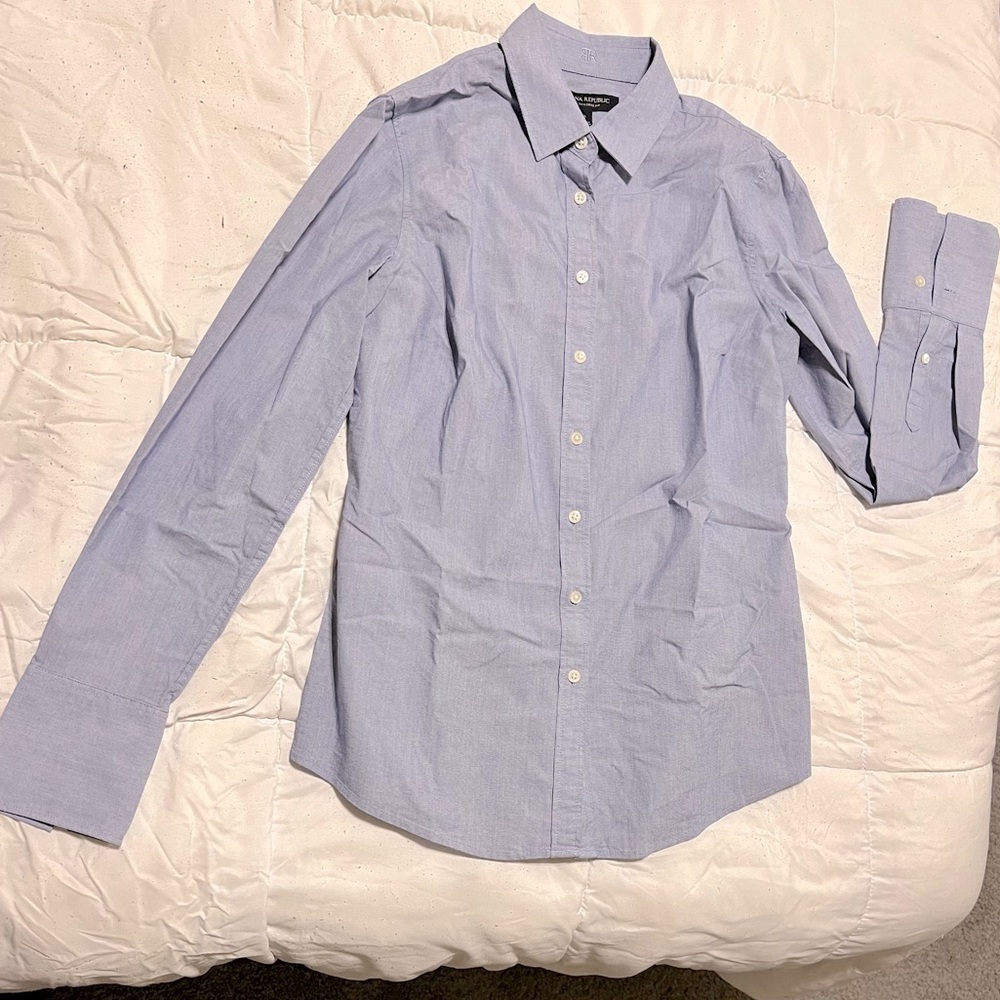 Banana Republic Riley Tailored Fit Button Down Blue Size 2
